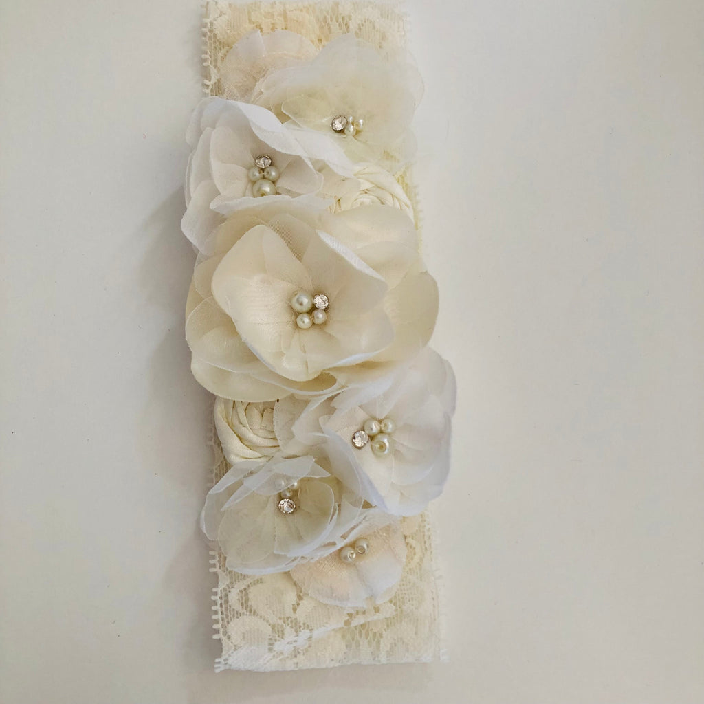 Tiara elástica encaje flor Leticia cristal