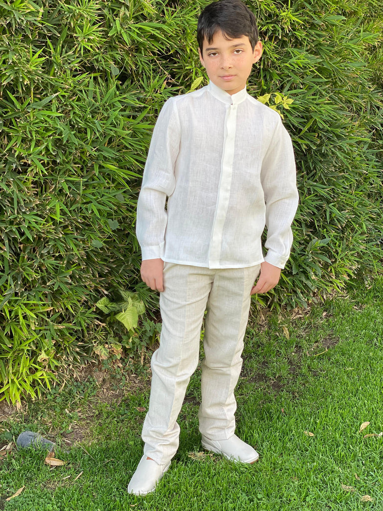 Guayabera manga larga con botón oculto cuello mao