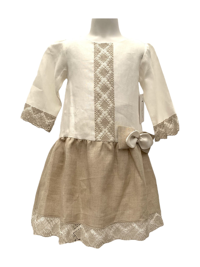Vestido de lino con tira de bolillo manga larga