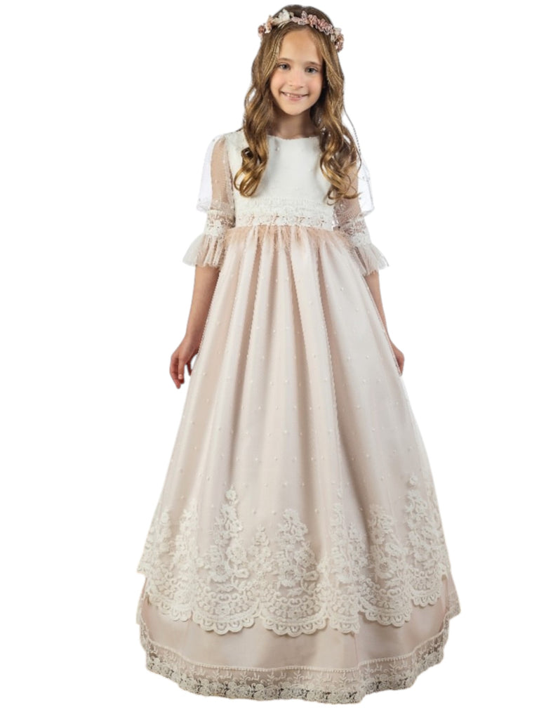 Vestido tul bordado claro fondo rosa plumas
