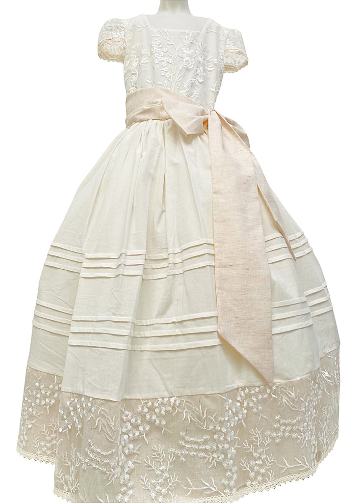Vestido comunión peto y cenefa de guipiure manga japonesa falda alforzada