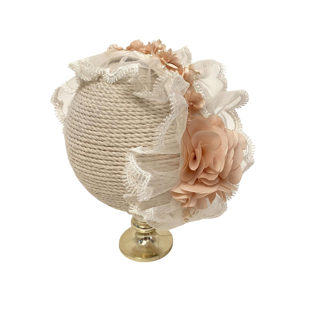 Tiara doble con flores y tira bordada