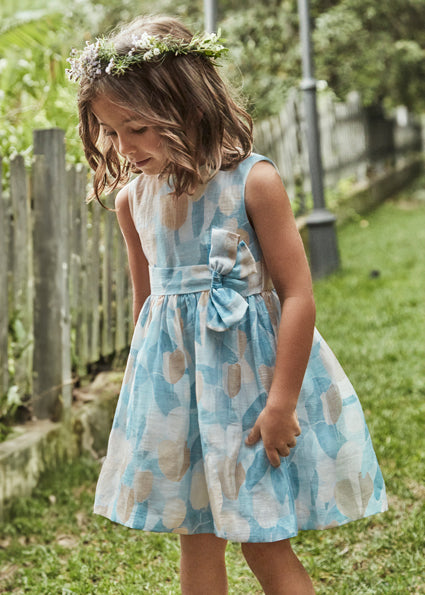 Vestido estampado sin manga espalda escote