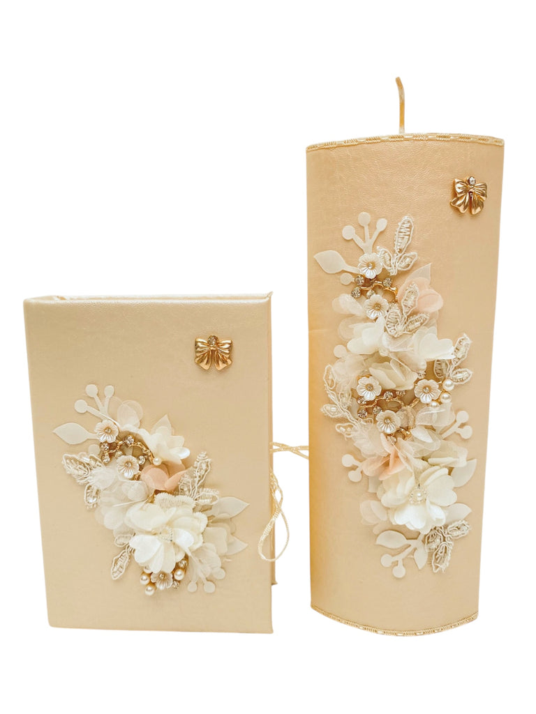 Juego de comunión forrado de piel con accesorio de flores