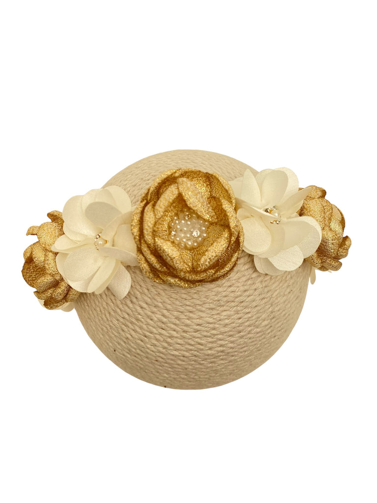 Corona de flores con flor sol quemada