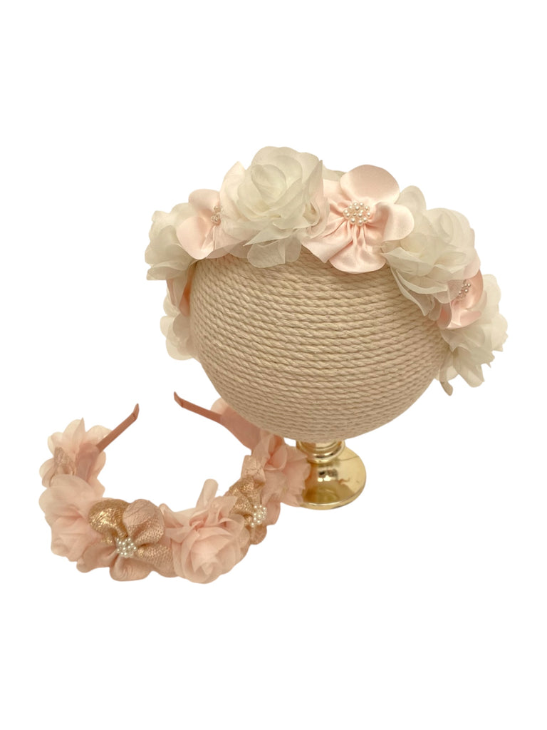 Diadema de flores de organza y flor brocada