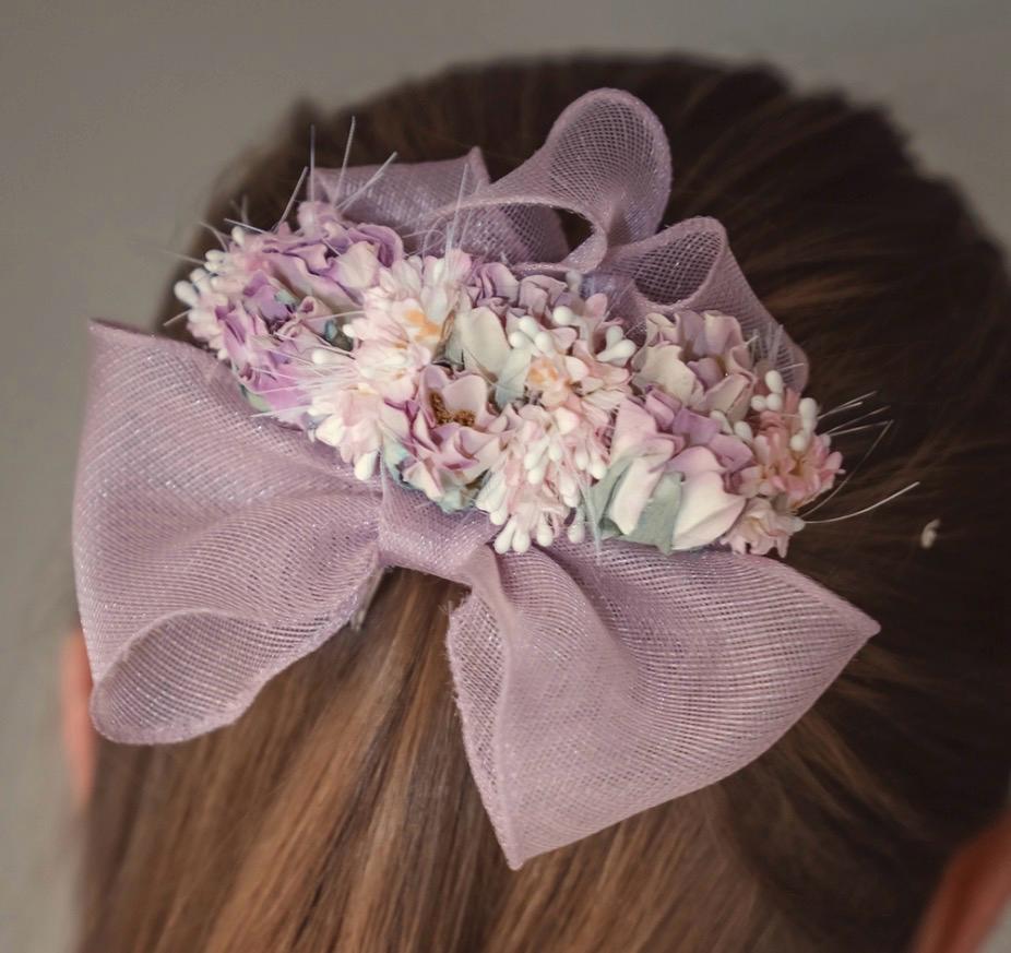 Peineta española flores pistilos