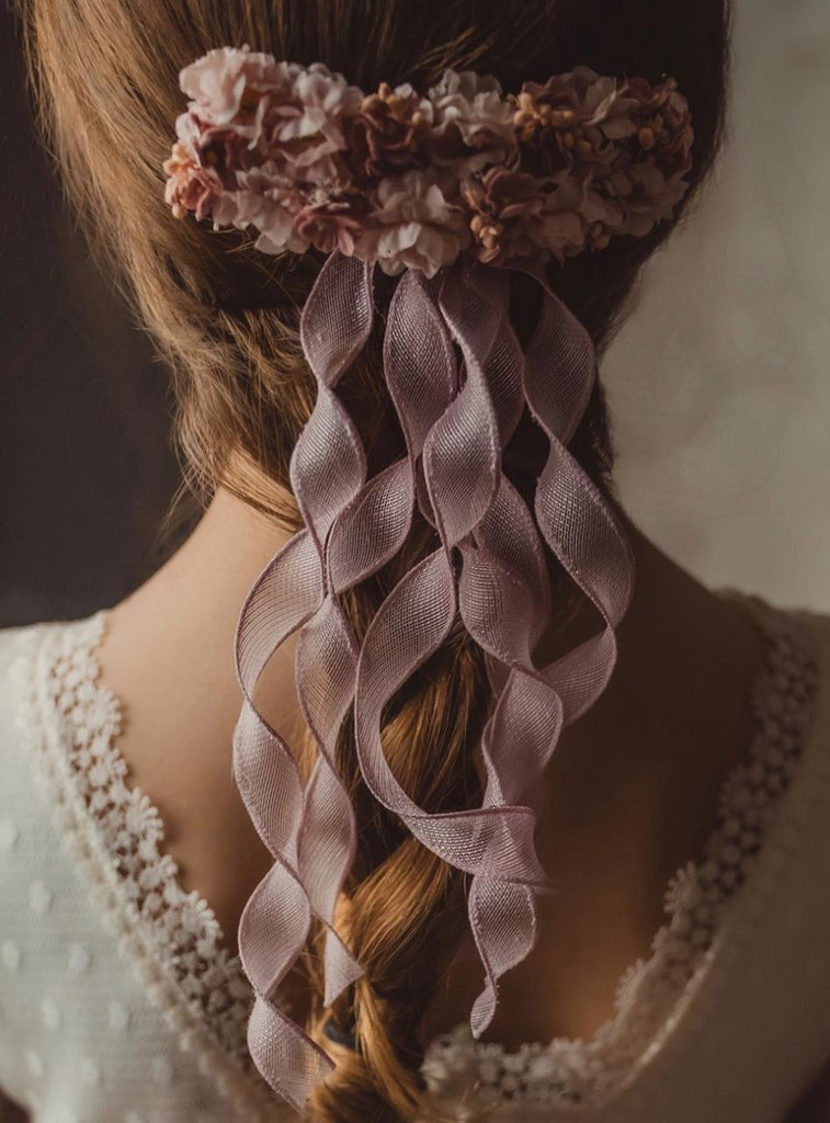 Peineta española de flores y listones