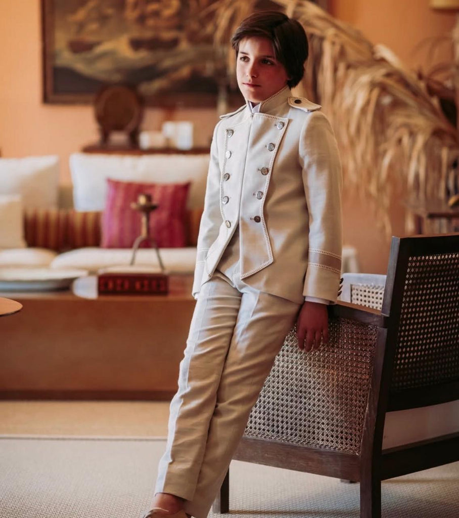 Traje almirante cuello mao botones laterales