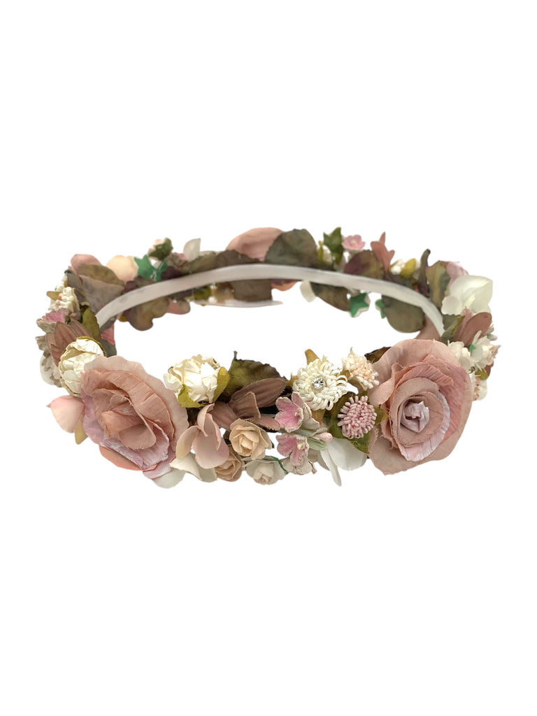 Corona de flores y rosas