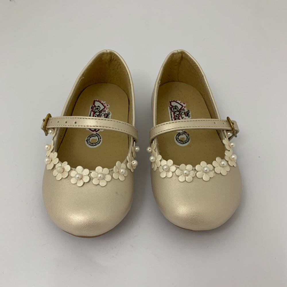Zapato con flores centro perla