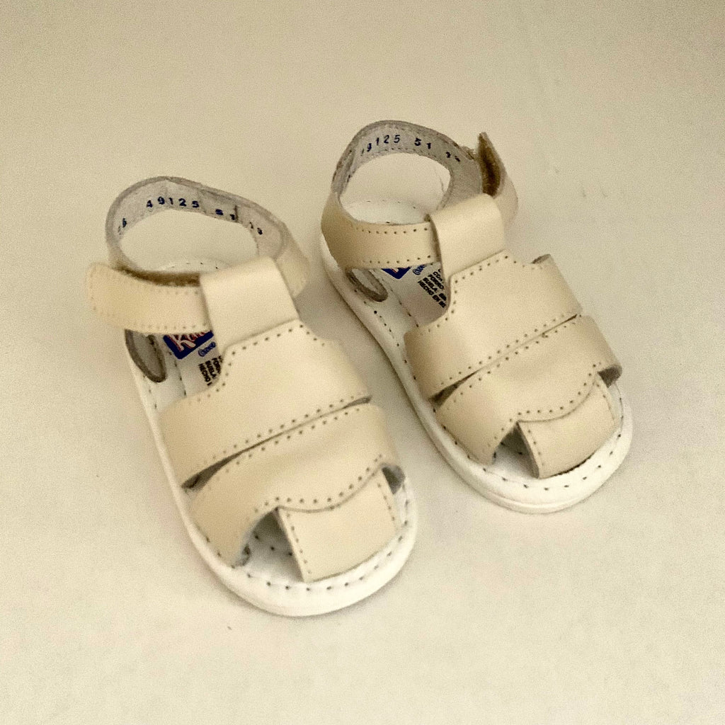 Huarache cerrado liso para ni o B mbola Moda Infantil