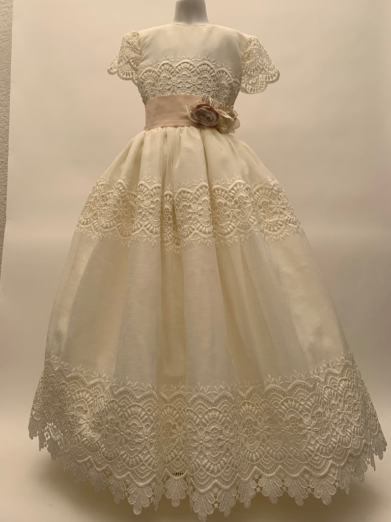 Vestido falda con tira bordada y manga