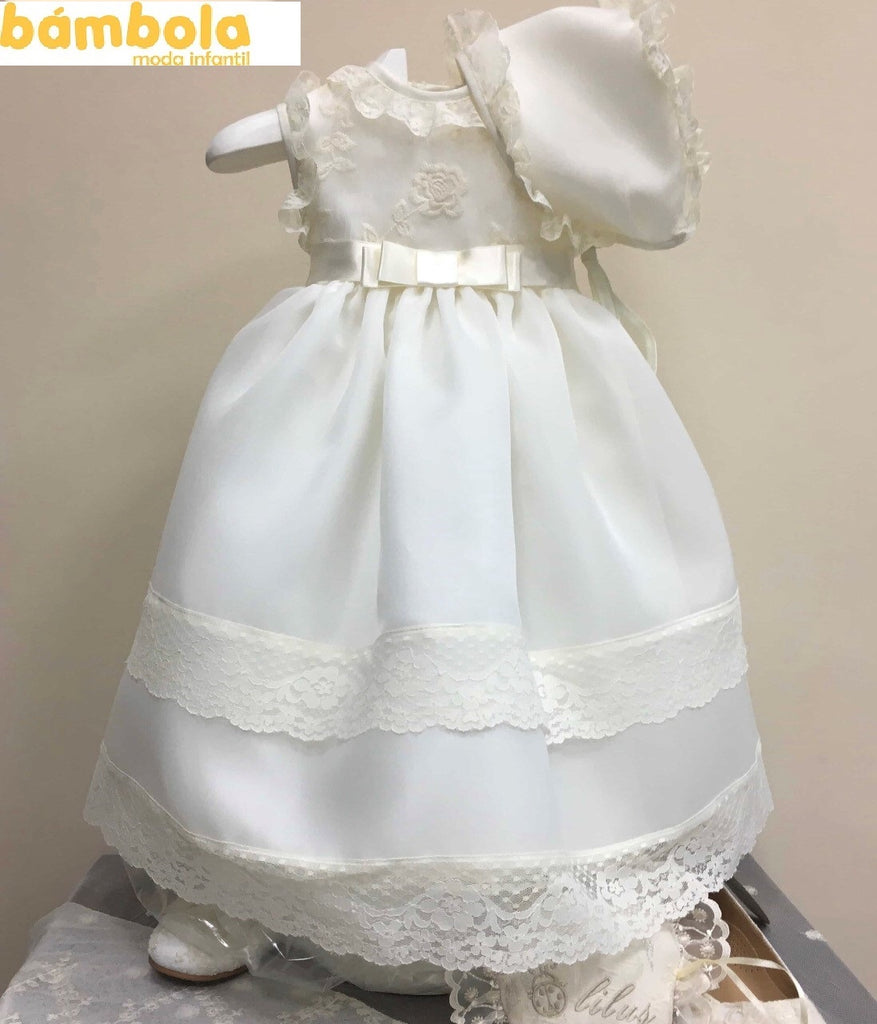 Ropón corto triple organza y capota